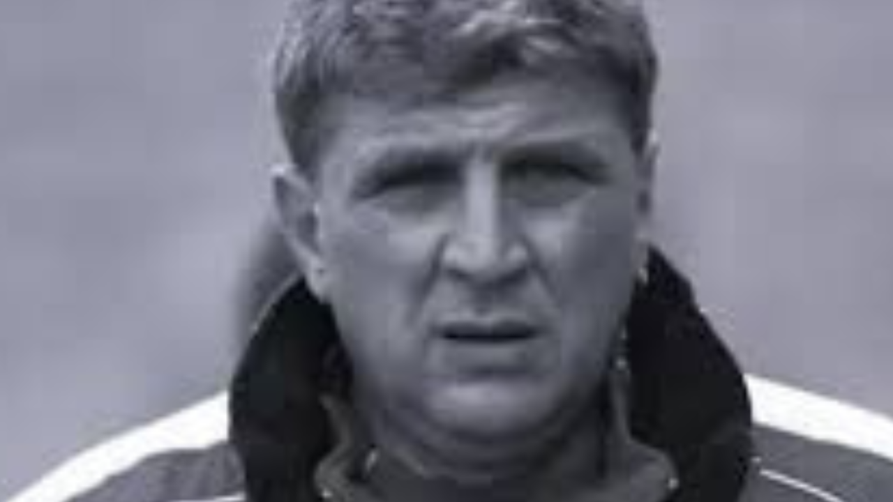 Тъжна вест! Почина легендарния вратар Илия Вълов